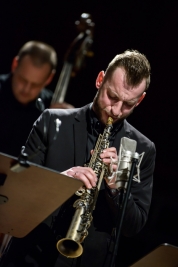 Bartek-Pruncal---saksofon-podczas-koncertu-NSI-Quartet-w-studio-Polskiego-Radia-im-W-Lutoslawskiego-
