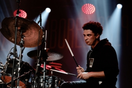 Olaf-Wegier-perkusja-podczas-koncertu-EABS-na-Jazz-Jamboree-2019-Stodola-20191025