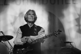 John-McLaughlin-guitar-during-the-concert-on-Jazz-Jamboree-2019-StodoÅa-20191026