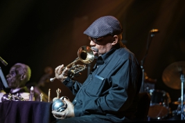 Hugh-Ragin-trumpet-during-the-concert-of-The-Art-Ensemble-of-Chicago-at-Jazz-Jamboree-2018-StodoÅ