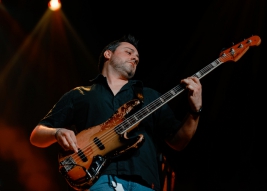 Romain-Labaye-bass-during-the-concert-of-Scott-Henderson-Trio-on-Warsaw-Summer-Jazz-Days-2019-Stodo