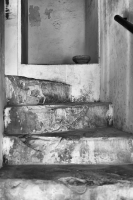 Stare-schody-w-Jaipur-Czarno---bialy-wydruk-atramentowy-na-papierze-barytowym-Ilford-Galerie-Gold-Fi