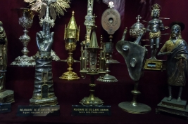 Świete-relikwie-w-koscie-w-St-Paul-de-Vence-Francja