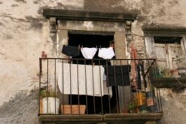 Balkon-z-praniem-na-Sycylii