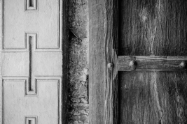 Stare-drewniane-drzwi-w-Orchha
