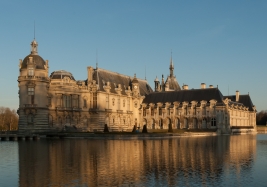 Zamek-Chantilly-przyklad-architektury-renesansu-wiek-XIX-Francja-Architekt-Honoré-Daumet