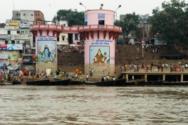 Brzeg-rzeki-Ganges-w-Varanasi-Indie
