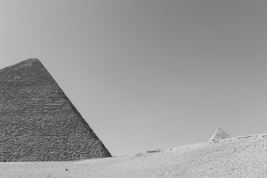 Piramidy-w-Gizie