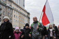 Manifestanci-z-polska-flaga-podczas-manifestacji-Narodowcow-z-okazji-Dnia-Niepodleglosci-Warszawa-20