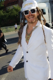 The-man-in-white-suit-and-with-big-chain-at-the-Equality-Parade-in-Warsaw-20160611
