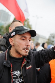 Uczestnik-manifestacji-antyimigracyjnej-na-Placu-Defilad-w-Warszawie-12092015