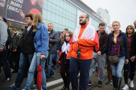 Uczestnicy-antyimigracyjnej-demonstracji-w-Warszawie-12092015