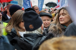Lider-Prawa-i-Sprawiedliwosci-Jaroslaw-Kaczynski-podczas-manifestacji-PiS-w-Warszawie-20151213