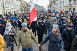 Manifestacja-Komitetu-Obrony-Demokracji-w-Warszawie-20151212