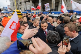 Prezydent-Polski-Andrzej-Duda-podczas-spotkania-z-uczestnikami-obchodow-Narodowego-Świeta-Niepodleg