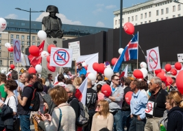 Manifestacja-anty-bankowa-Warszawa-25-kwietnia-2015