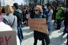 Woman-with-banner-at-the-demonstration-against-changes-in-abortion-law-Warsaw-20160403