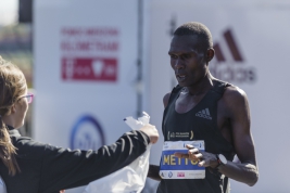 David-Metto-just-after-winning-40th-PZU-Warsaw-Marathon-20180930